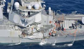 فيديو - سبعة بحارة أميركيين "مفقودين" جراء اصطدام المدمرة البحرية "أوس فيتزجيرالد" بسفينة شحن قبالة سواحل اليابان