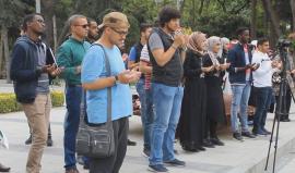 #شاهد | وقفة طلابية في جامعة صباح الدين زعيم في اسطنبول تضامنا مع الاسرى المضربين في سجون الاحتلال بمشاركة الأسير المحرر صلاح الدين عواودة ,. 
#إضراب_الكرامة