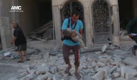 #شاهد استشهاد 13 مدني وإصابة 20 آخرين جراء القصف بالبراميل المتفجرة على حي مساكن الفردوس بحلب صباح اليوم.
تصوير: مصطفى الساروت