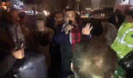 #شاهد #مباشر مظاهرات متواصلة أمام السفارة الأمريكية في العاصمة الاردنية عمان نصرة للقدس ورفضا لقرار ترامب . 
#القدس_عاصمة_فلسطين