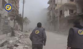 مشاهد عنيفة وثقتها عدسات الدفاع المدني السوري خلال القصف على مدينة #دوما في الغوطة الشرقية اليوم