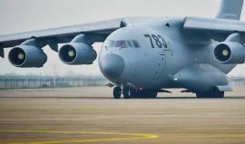 بالفيديو: الصين تكشف عن طائرة عسكرية عملاقة قادرة على التحليق بـ200 طن