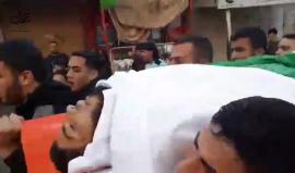 #شاهد تشيع جثمان الشهيد محمود رحمي "33 عاما" سكان الشجاعية الذي ارتقى برصاص قوات الاحتلال التي اعتدت على #مسير_العودة_الكبرى  شرق غزة 
تصوير ابراهيم سمارة