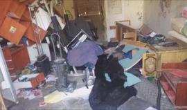 قوات الاحتلال تعيث فسادا في منزل المواطن رياض محمد الفقيه في بلدة قطنة بـ القدس فجر اليوم