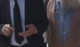 مستوطن صهيوني يصور اقتحامه برفقة عدد من المستوطنين للمسجد الأقصى المبارك صباح اليوم