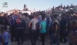 #شاهد | شادي غنيمات أمين سر حركة فتح في صوريف قضاء الخليل يعطل صلاة #عيد_الفطر ويقطع الصوت عن الخطبة بسبب اعتراضه على الخطيب .