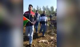 #فيديو توجه المواطنين إلى أراضيهم المصادرة في قرية جيبيا شمال رام الله

تصوير: علي دار علي