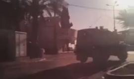 #شاهد .. إصابتان إحداها لمسعف فلسطيني خلال مواجهات مع قوات الاحتلال  في قرية الرام شمال مدينة القدس