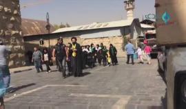 معمم إيراني يقود موالي الأسد في دمشق ! 
فيديو مسرب لشبكة بلدي