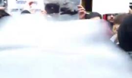 #مباشر تظاهرة احتجاجية أمام السفارة الروسية في اسطنبول احتجاجا على المجازر في حلب