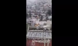 فيديو - الاحتلال الاسرائيلي يهدم بناية سكنية تعود لعائلة جعافرة في منطقة الجسر ببلدة سلوان بالقدس المحتلة وتشرد ساكنيها