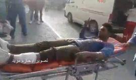 #شاهد شابين مصابين يرفعون اشارة النصر عند دخولهم مستشفى شهداء الأقصى وسط قطاع غزة
تصوير: حازم مزيد