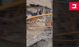 #شاهد | إصابة خطيرة اثر سقوط رافعة بناء في " رمات جان " بمنطقة " ـل ابيب"