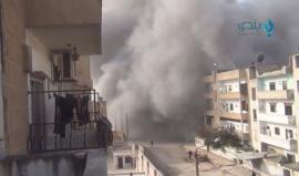 #شاهد| اللحظات الأولى لقصف الطيران الحربي الأحياء السكنية في مدينة إدلب