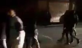 عشرات الشبان الفلسطينيين يجوبون شوارع نابلس في هذه الأثناءنصرة للقدس وتنديدا بقرار ترمب
#القدس_عاصمة_فلسطين