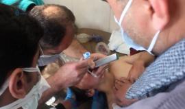 +18
#شاهد محاولة لإنقاذ أطفال استنشقوا الغازات السامة في خان شيخون بريف إدلب