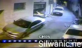 الاحتلال يحتجز فتتين ويعتدي على أخرين في حي بطن الهوى ببلدة #سلوان