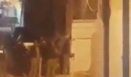 #شاهد قوات الاحتلال تعتقل زكي علي عم الشهيد محمد علي عقب مداهمة منزله في مخيم شعفاط بالقدس