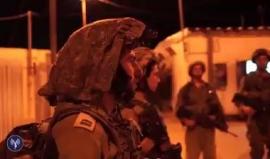 #شاهد قوات الاحتلال تعتقل 8 فلسطينييين من مناطق متفرقة بالضفة الغربية المحتلة الليلة الماضية 6 منهم من الخليل