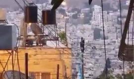 الإشتباكات العنيفة بين السلطة ومسلحين في البلدة القديمة بـ نابلس