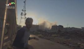 #شاهد| قصف عنيف من قوات النظام السوري على حي الوعر المحاصر في #حمص 
تقرير محمد السباعي
