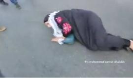 بطريقة وحشية.. قوات الاحتلال تعتدي على النساء عند باب العامود بالقدس المحتلة 

تصوير: محمد قاروط ادكيدك