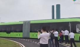 في الصين .. هذا القطار بلا سائق ولايحتاج لسكك حديدية