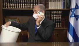 نتنياهو يمزق وثيقة حماس الجديدة