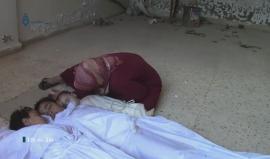 "يالله، كسروا ظهري يارب" بكاء أب وأم على أطفالهم الثلاثة الذين قضوا في قصف طيران الأسد على مدينة الرستن في ريف #حمص