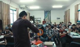 #شاهد
مخيم #شعاع_العودة التقني وسط القطاع للموهوبين بإبداعات الاختراع ضمن مخيمات #راجع_لبلادي