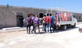 #سوريا: أهالي #إدلب يقدمون الحاجيات الأساسية للعوائل القادمة من #داريا
