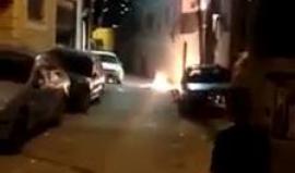 شبان يستهدفون البؤرة الاستيطانية لقوات الاحتلال بحي بطن الهوى ببلدة سلوان بالقدس المحتلة مساء أمس