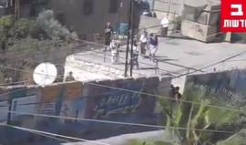 #شاهد كيف تعتدي قوات الاحتلال على الأطفال في منطقة تل الرميدة في الخليل.