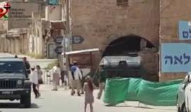 #فيديو المستوطنون يواصلون الاستيلاء على منزل عائلة الزعتري في الخليل

تصوير :الناشط عارف جابر