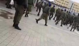 جيش الاحتلال يقرر وقف جميع التدريبات في كافة القواعد العسكرية الخاصة بالتدريب بعد حادثة العنف والضرب المتبادل بين الجنود في إحدى القواعد