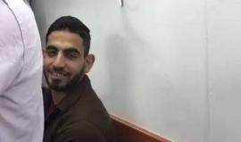 فيديو من داخل المحكمة .. 

الاحتلال يحكم على الشاب عمر العبد بالسجن المؤبد 4 مرات بتهمة قتل 4 مستوطنين في عملية طعن بمستوطنة حلميش