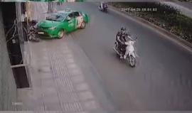 #شاهد سائق أجرة يعترض لص سرق حقيبة امرأة!