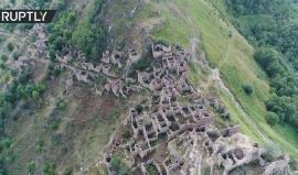 #شاهد بلدة نسيها الزمن.. على رأس جبل في داغستان الروسية