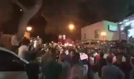 #شاهد  اطلاق المفرقعات النارية خلال استقبال جثمان الشهيد رائد الصالحي في مستشفى بيت جالا الحكومي بمدينة بيت لحم.