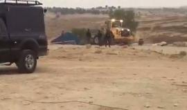 #شاهد جرافات الاحتلال الاسرائيلي تهدم صباح اليوم قرية العراقيب مسلوبة الاعتراف في النقب الفلسطيني المحتل للمرة 116.