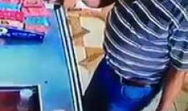 فيديو قبيل مقتله .. 

المواطن بشار الحمامي الذي قتل في نابلس برصاص مجهولين ظهر اليوم