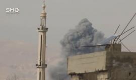 خرق الهدنة - الطيران الحربي يقصف بالصواريخ الموجهة مدينتي عربين وحرستا بريف دمشق
تصوير: Samir Tateen