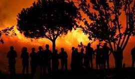 #شاهد حريق ضخم قرب قاعدة للناتو في محافظة إزمير غرب تركيا