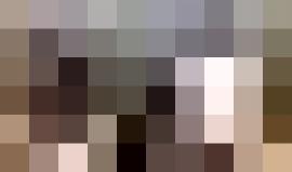 زعيمة حزب ميرتس "تمار زاندبرغ" خلال جولة مع القناة 14 العبرية في غلاف غزة: نرحب بوقف إطلاق النار لكنه سيكون مؤقتاً إذا واصلنا انتظار الجولة التالية
وتابعت "من المؤسف أنّ هناك وزراء يقاتلون للحصول على أصوات بقرع طبول الحرب لن تحتل "إسرائيل" غزة لأن ذلك خطأ