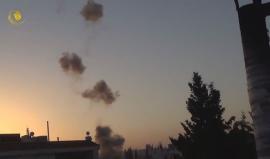 #شاهد | الطائرات الروسية تقصف الأحياء السكنية في مدينة #حلب بالقنابل العنقودية