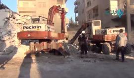 #شاهد عمليات البحث عن مفقودين تحت الأنقاض مستمرة بعد قصف الطيران الروسي مدينة إدلب ليلاً