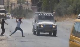 #شاهد ماذا فعل الشبان بجيبات الاحتلال العسكرية عقب تشييع جثمان الشهيد محمد التنح في بلدة تقوع شرق بيت لحم 
تصوير: Sapri Jebril