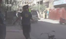 اللحظات الأولى بعد القصف الجوي على الأحياء السكنية في مدينة #دوما بريف #دمشق