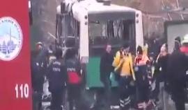 فيديو - انفجار يستهدف حافلة تقل عسكريين اتراك في مدينة قيصرية التركية وسقوط ضحايـا