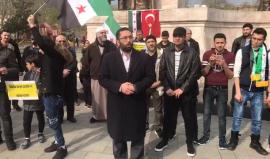 #بث_مباشر: وقفة في مدينة إسطنبول تنديداً بهجوم الكيماوي على مدينة #دوما بالغوطة الشرقية